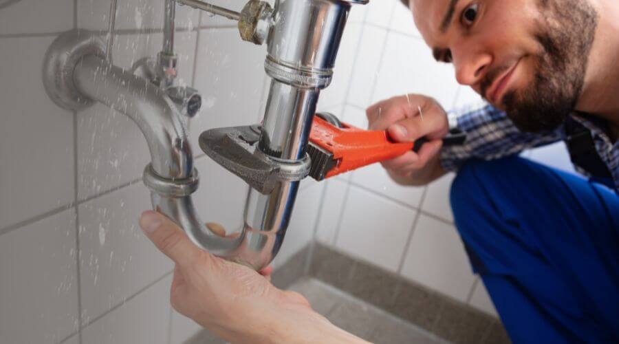 Expert burst pipe repair services in Jonesville, LA